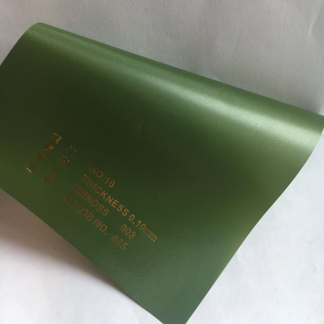 Película de PVC verde oscuro mate verde de China para árbol artificial
